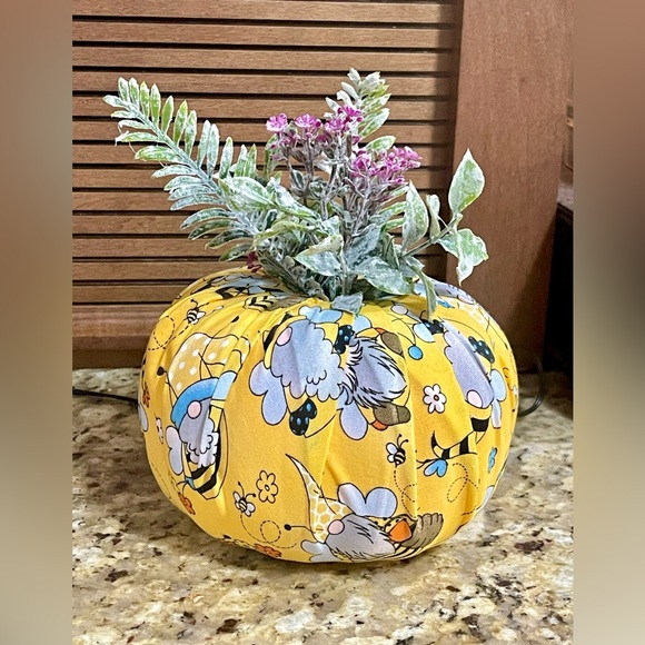Other - Handmade bee gnome pumpkin counter sitter decoration